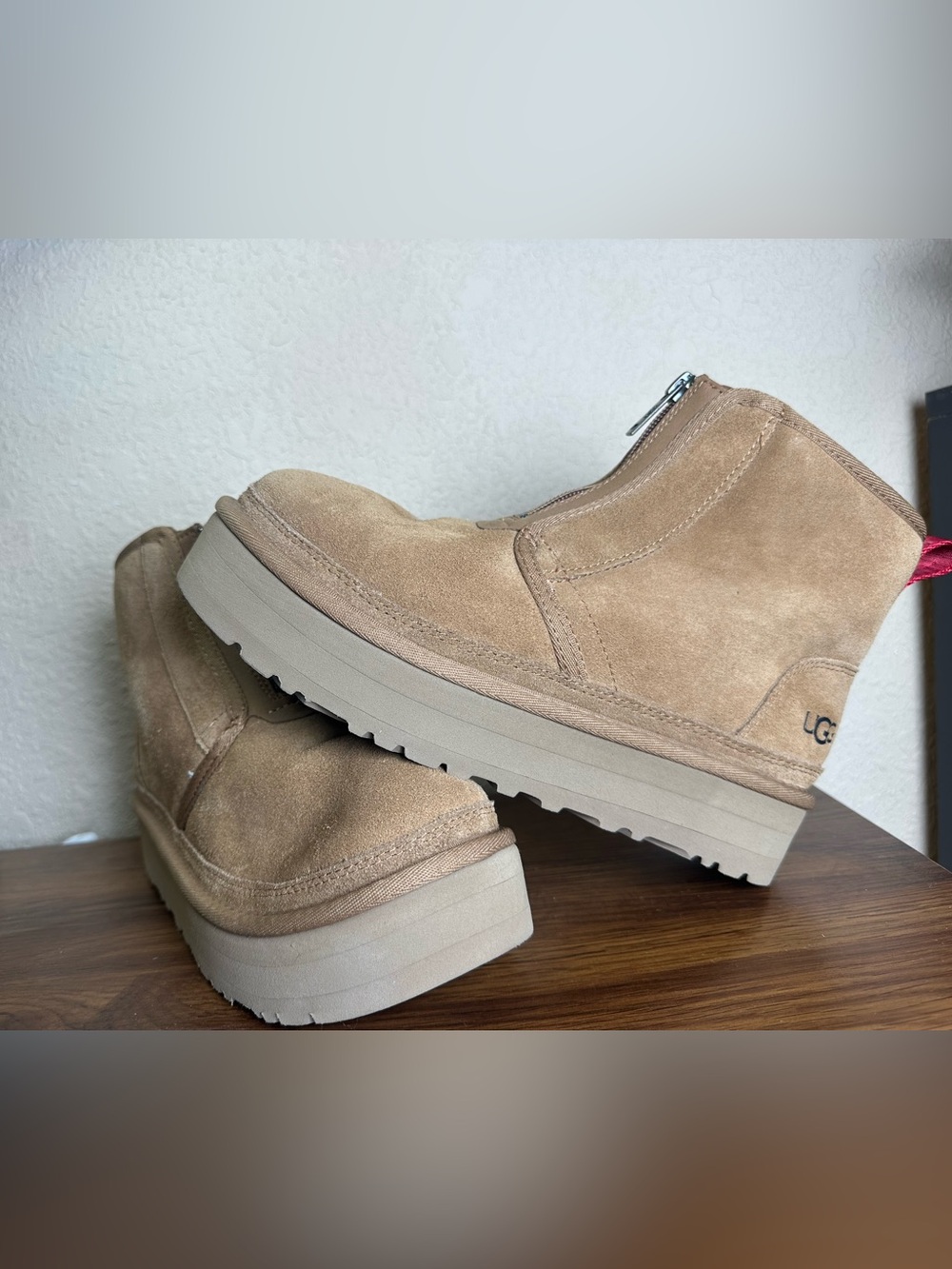 UGG Neumel Platform Zip Boots Chestnut Suede Shearling Lined Women’s 6